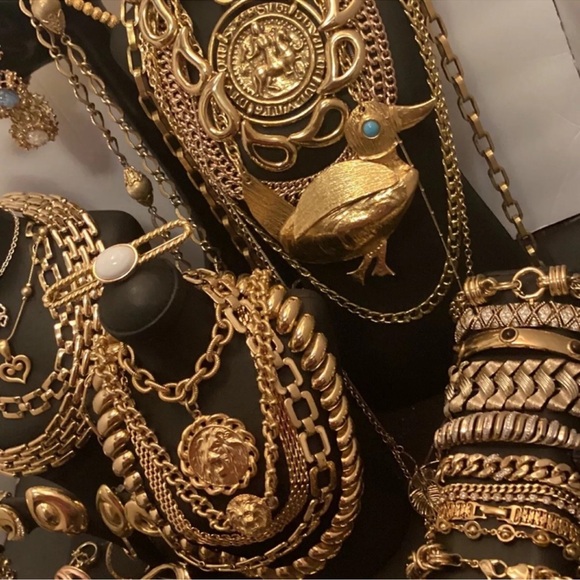 KRISTI’S SPECIAL ~ Ginormous Estate Sale 5 LB Jewelry Lot Vintage Bulk Resell - Picture 2 of 10